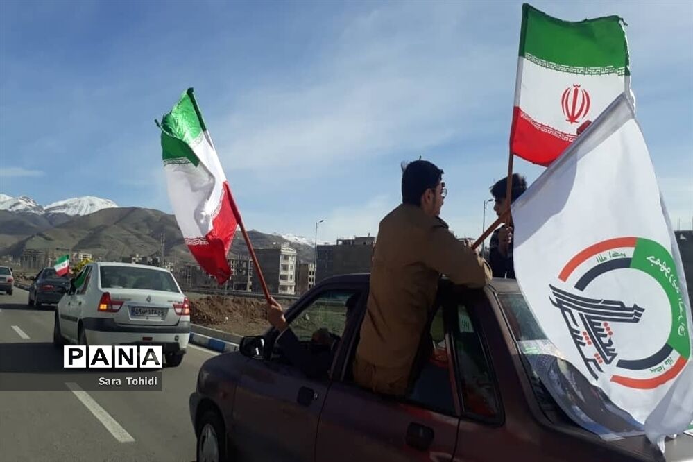 راهپیمایی  موتوری و خودرویی ۲۲ بهمن، با حضور اهالی پردیس