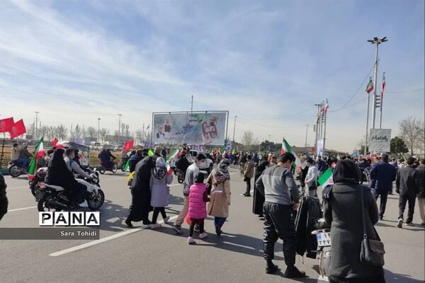 راهپیمایی  موتوری و خودرویی ۲۲ بهمن، با حضور اهالی پردیس