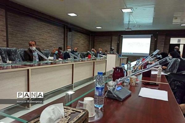 کارگاه هم اندیشی برنامه عملیاتی سالانه تعالی مدیریت مدرسه در دلوار