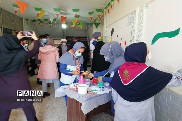 جشنواره نقاشی همگانی به‌مناسبت دهه فجر در ناحیه یک اهواز