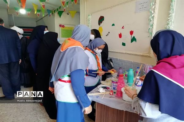 جشنواره نقاشی همگانی به‌مناسبت دهه فجر در ناحیه یک اهواز