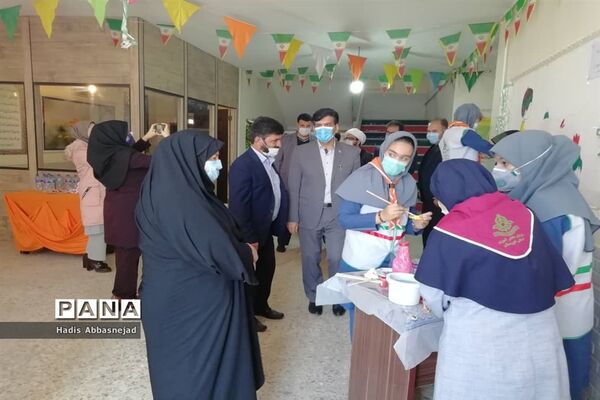 جشنواره نقاشی همگانی به‌مناسبت دهه فجر در ناحیه یک اهواز