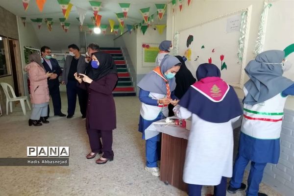 جشنواره نقاشی همگانی به‌مناسبت دهه فجر در ناحیه یک اهواز