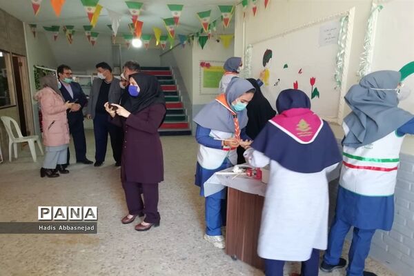 جشنواره نقاشی همگانی به‌مناسبت دهه فجر در ناحیه یک اهواز