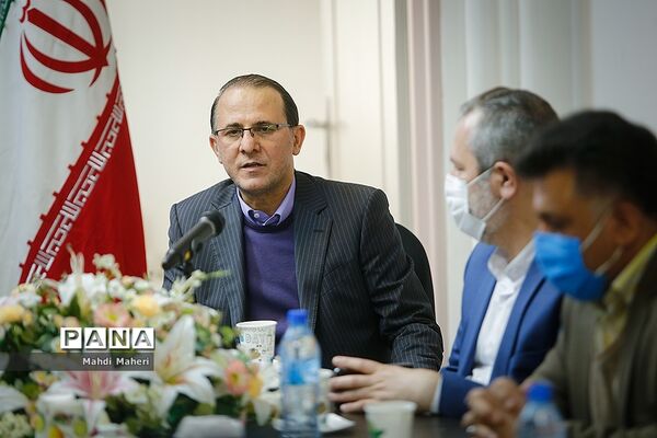 تقدیر از تاکسیران امانتدار در خبرگزاری پانا