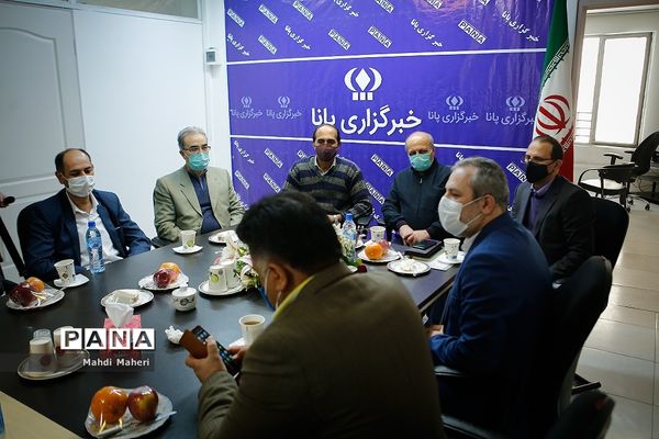 تقدیر از تاکسیران امانتدار در خبرگزاری پانا