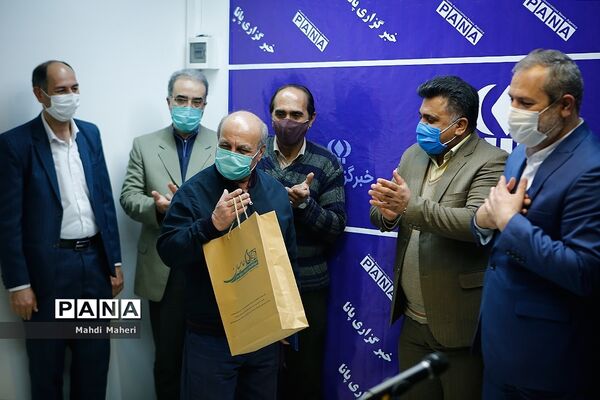 تقدیر از تاکسیران امانتدار در خبرگزاری پانا