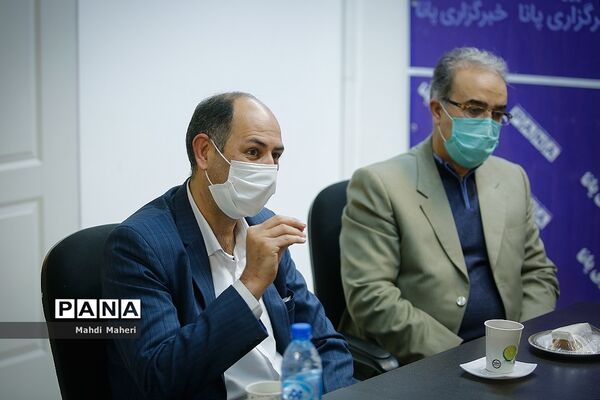 تقدیر از تاکسیران امانتدار در خبرگزاری پانا