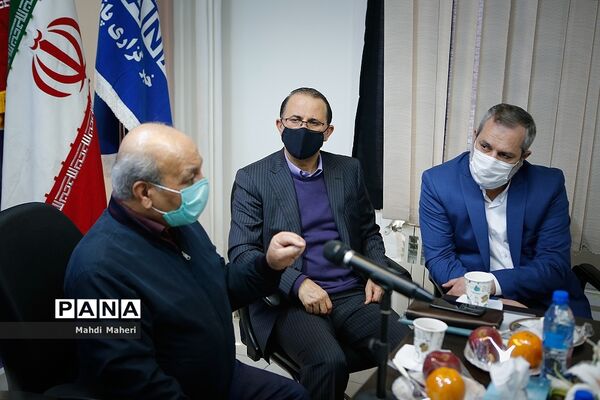 تقدیر از تاکسیران امانتدار در خبرگزاری پانا