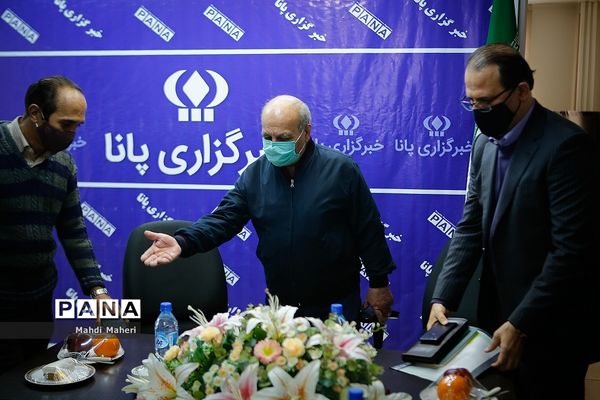 تقدیر از تاکسیران امانتدار در خبرگزاری پانا