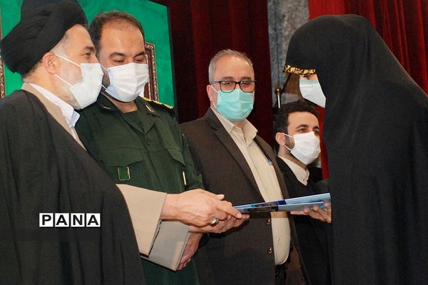 برپایی جشن پیروزی انقلاب اسلامی در کانون سمیه ناحیه یک شهرری