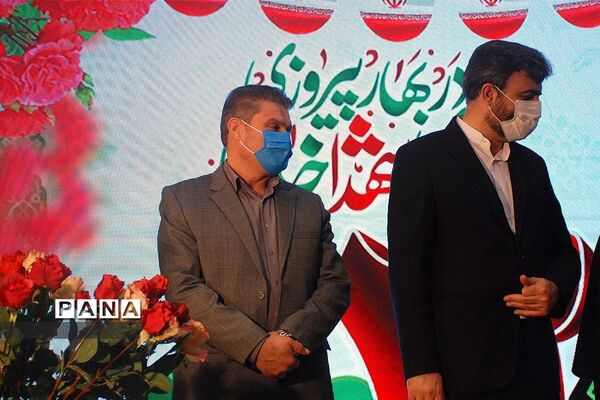 برپایی جشن پیروزی انقلاب اسلامی در کانون سمیه ناحیه یک شهرری