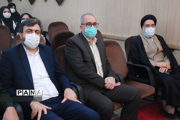 برپایی جشن پیروزی انقلاب اسلامی در کانون سمیه ناحیه یک شهرری