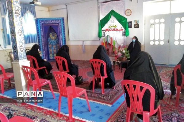 برگزاری مراسم گرامیداشت  دهه فجردر دبیرستان عبدالعلی بیرجندی