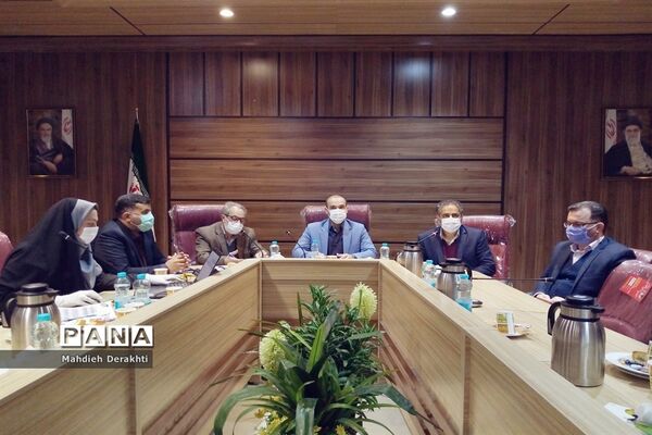 نشست هم اندیشی مدیران متوسطه دوم بهارستان یک