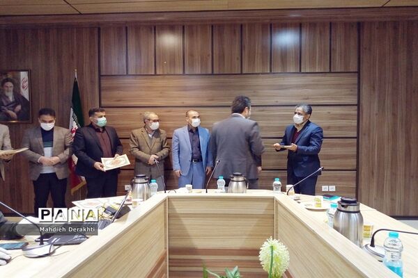 نشست هم اندیشی مدیران متوسطه دوم بهارستان یک