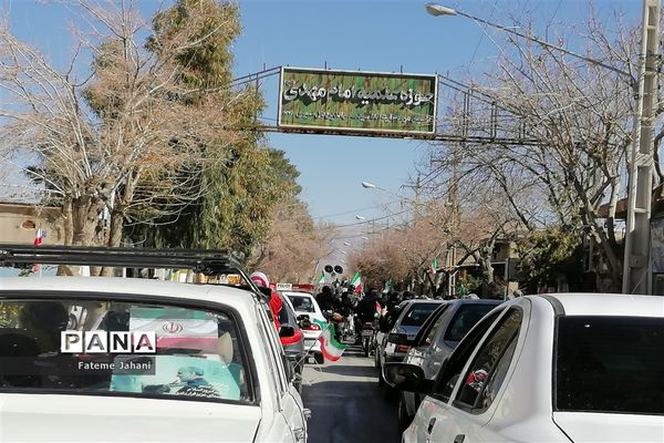 راهپیمایی خودرویی 22 بهمن درشهرستان نی ریز
