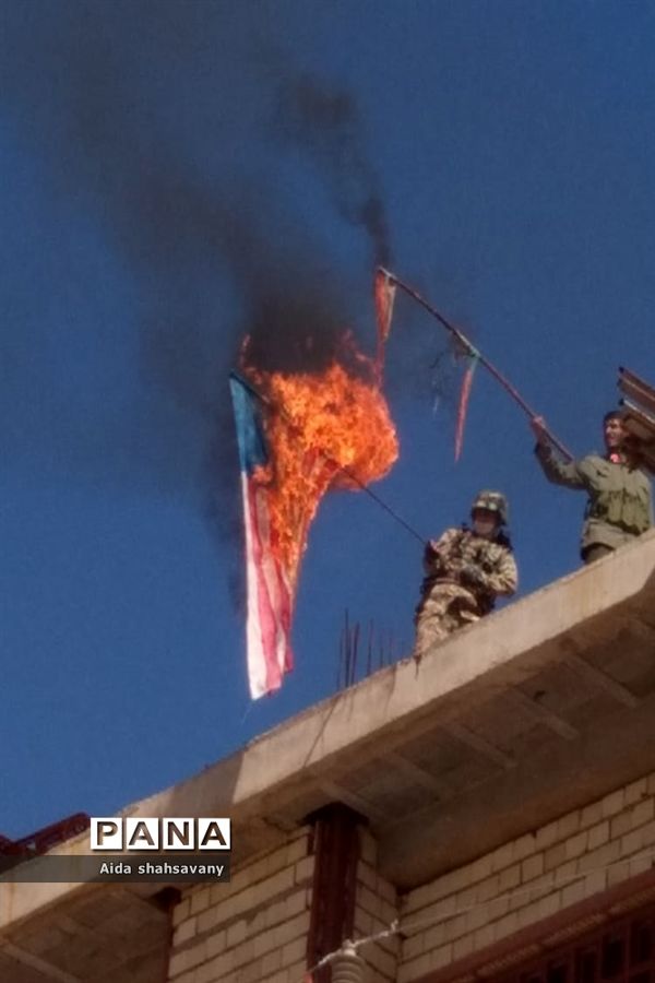 راهپیمایی خودرویی 22 بهمن درشهرستان نی ریز