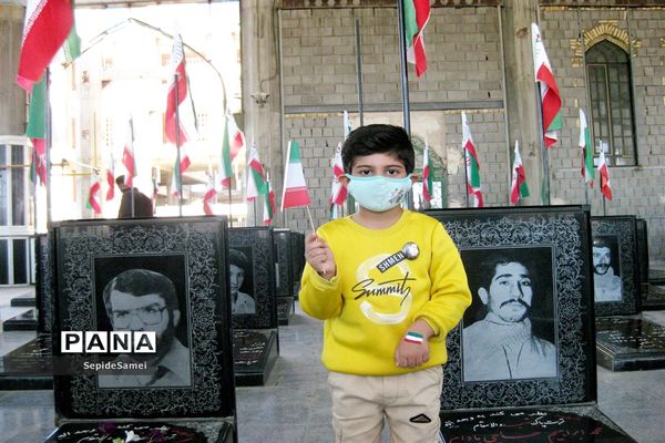 راهپیمایی خودرویی 22 بهمن درشهرستان نی ریز