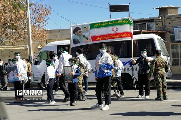 راهپیمایی خودرویی 22 بهمن درشهرستان نی ریز