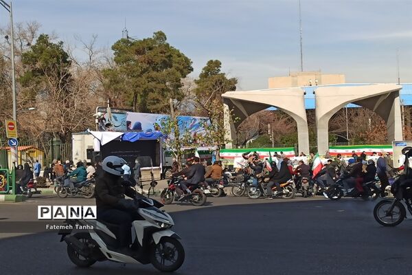آخرین راهپیمایی 22 بهمن قرن