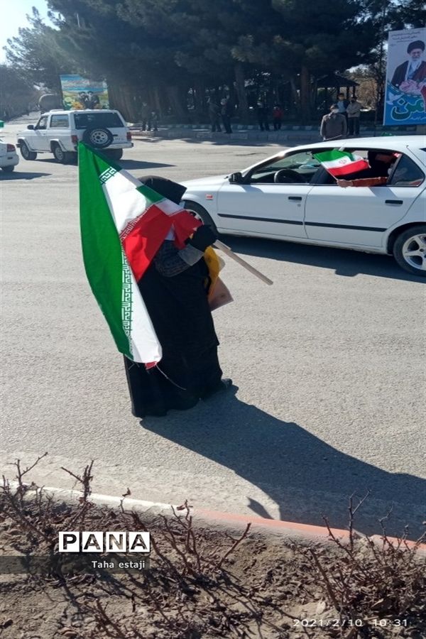 حضور تشکیلات  پیشتازان شهرستان  بجنورد در رژه خودرویی 22 بهمن