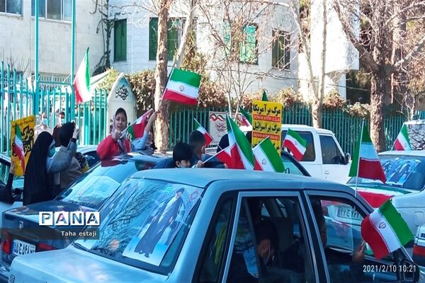 حضور تشکیلات  پیشتازان شهرستان  بجنورد در رژه خودرویی 22 بهمن