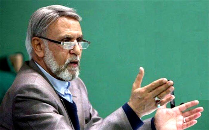 رئوفیان: عده‌ای برای فتح پاستور به شعارهای پوپولیستی روی آورده‌اند