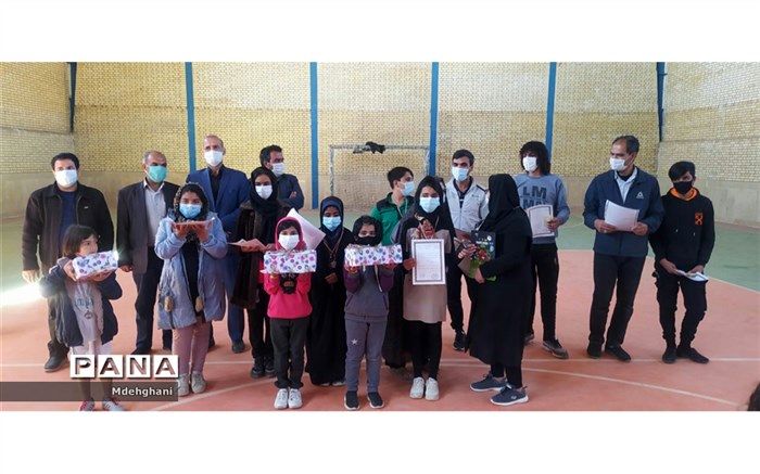 برگزاری مسابقات بومی  و محلی در نایین