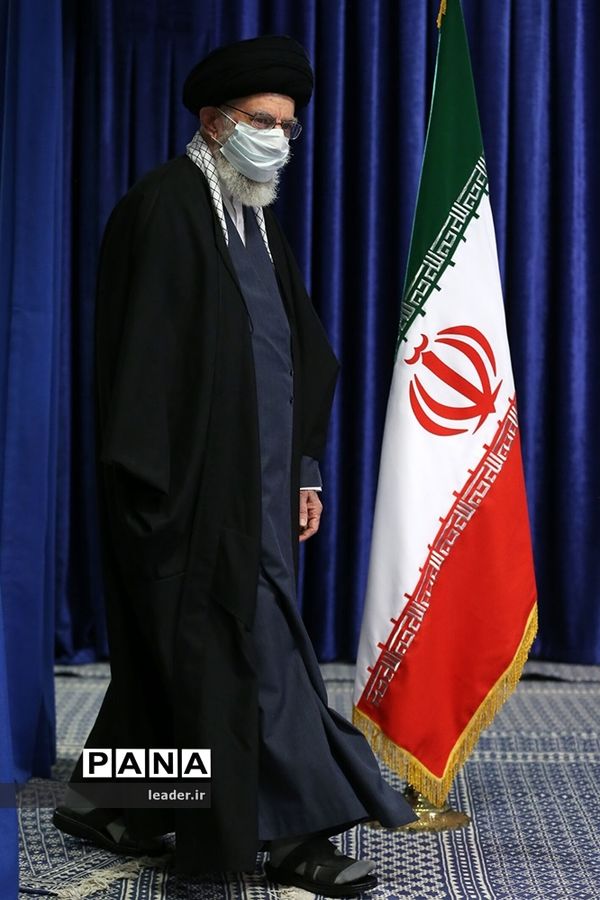 ارتباط تصویری مردم آذربایجان شرقی با رهبر انقلاب به‌مناسبت سالروز قیام ۲۹ بهمن مردم تبریز