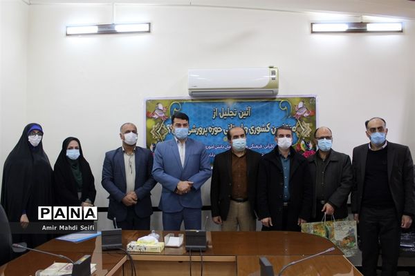 تجلیل از منتخبان حوزه پرورشی و مربیان پیشتاز در محمودآباد