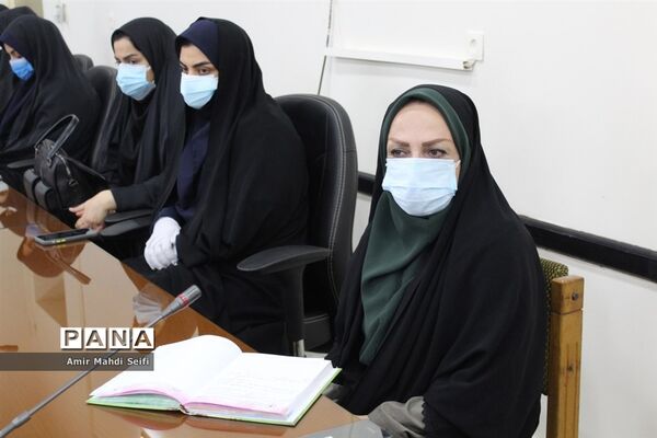 تجلیل از منتخبان حوزه پرورشی و مربیان پیشتاز در محمودآباد
