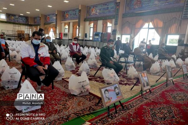 تهیه و توزیع بسته های معیشتی بین نیازمندان شهرستان خوسف استان خراسان جنوبی