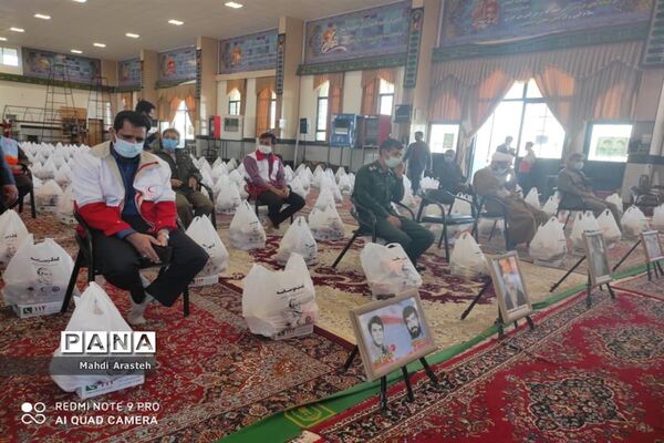 تهیه و توزیع بسته های معیشتی بین نیازمندان شهرستان خوسف استان خراسان جنوبی