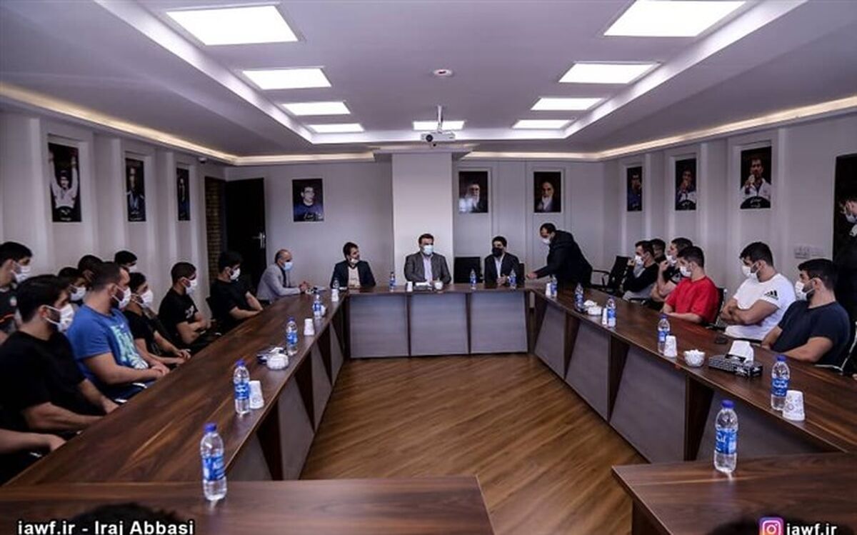 استاندار با کشتی‌گیران مازندرانی تیم‌های ملی دیدار کرد