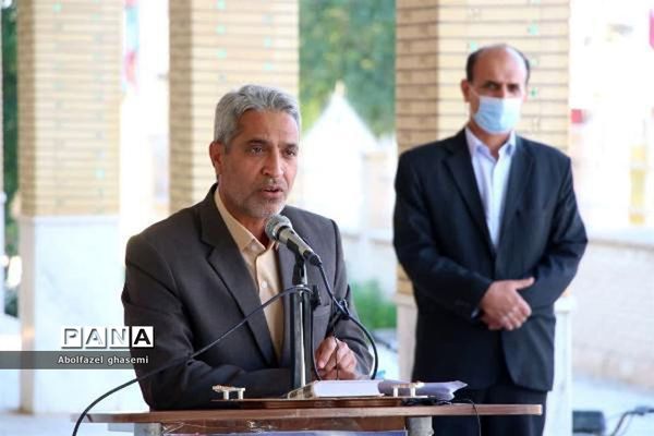 رونمایی از کتاب استاد حیدر عرفان در دشتستان