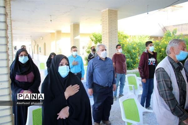 رونمایی از کتاب استاد حیدر عرفان در دشتستان