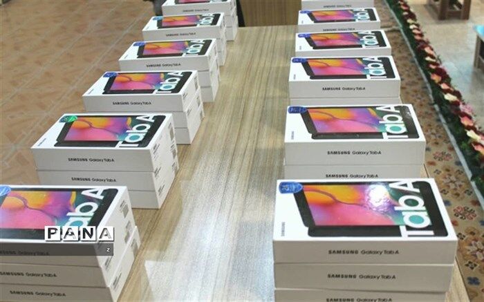 اهدای ۴۰ دستگاه تبلت به دانش آموزان کهنوجی توسط شرکت سنگ آهن گهر زمین