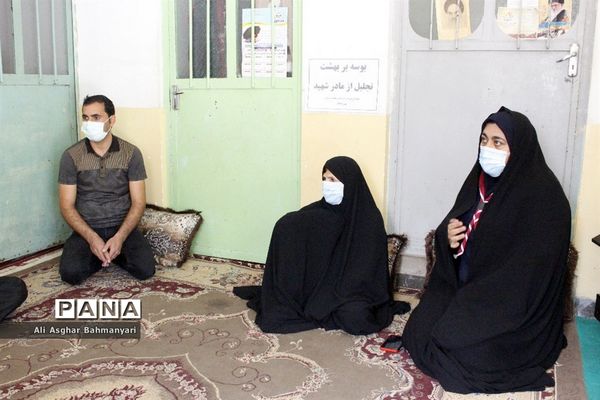 بوسه بر بهشت  تجلیل از مادران شهدا ی شبانکاره