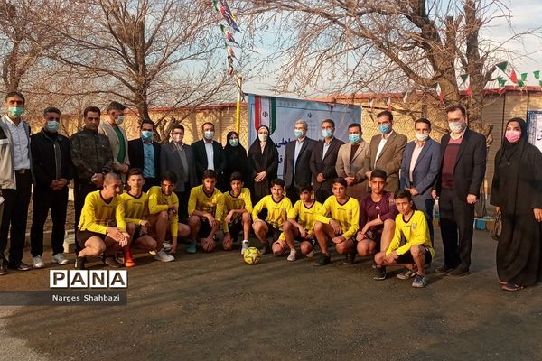 افتتحایه زمین فوتبال و والیبال ساحلی در شهر قدس