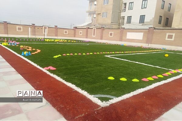 آیین افتتاح زمین چمن مدرسه  شهید محسن فخری زاده در شهریار