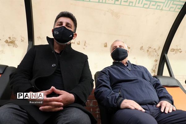 دیدار منتخب سرخابی‌ها و منتخب جام جهانی ۱۹۹۸ فرانسه