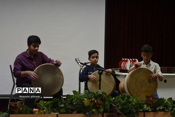 اختتامیه نمایشگاه مدافعان انقلاب اسلامی در بیرجند استان خراسان جنوبی