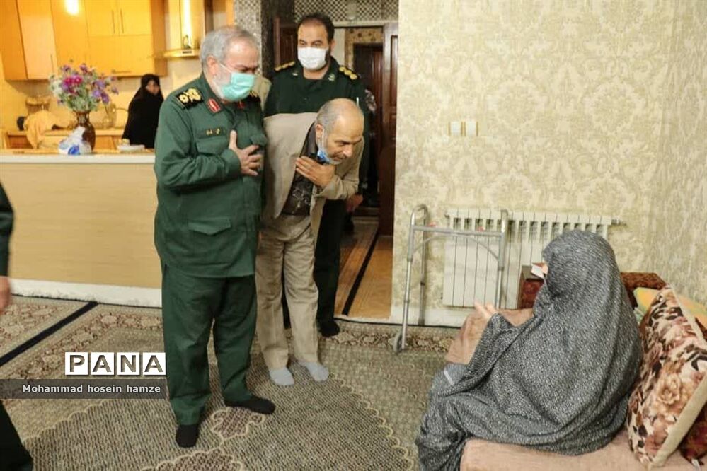 دیدار جانشین فرمانده‌کل سپاه پاسداران با خانواده شهدا در شهرری