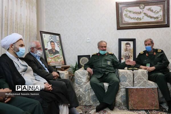 دیدار جانشین فرمانده‌کل سپاه پاسداران با خانواده شهدا در شهرری