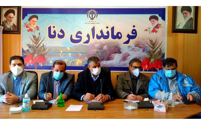 ۱۸۰۰ تخته چادر و ۱۲۰۰ بسته غذایی میان زلزله‌زدگان سی‌سخت توزیع شد