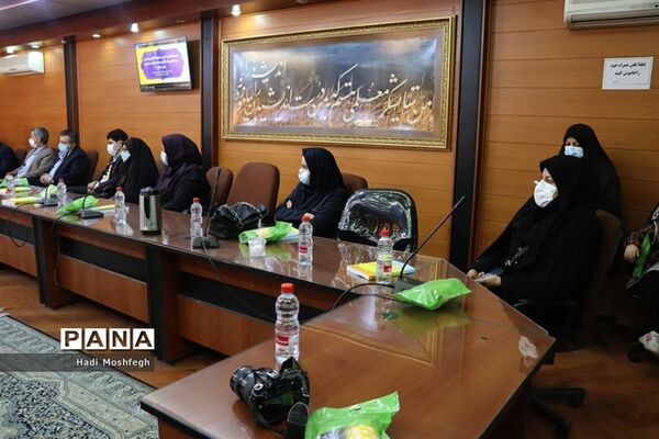 تجلیل از منتخبین استانی جشنواره الگوهای برتر تدریس درس تفکر و سبک زندگی و جشنواره تجارب برتر تربیتی در شیراز