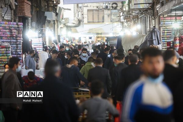 ازدحام جمعیت در بازار تهران