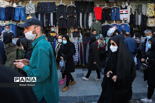 ازدحام جمعیت در بازار تهران