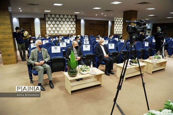 آیین تجلیل از نیم قرن خدمات آموزشی و فرهنگی علی اصغر فانی